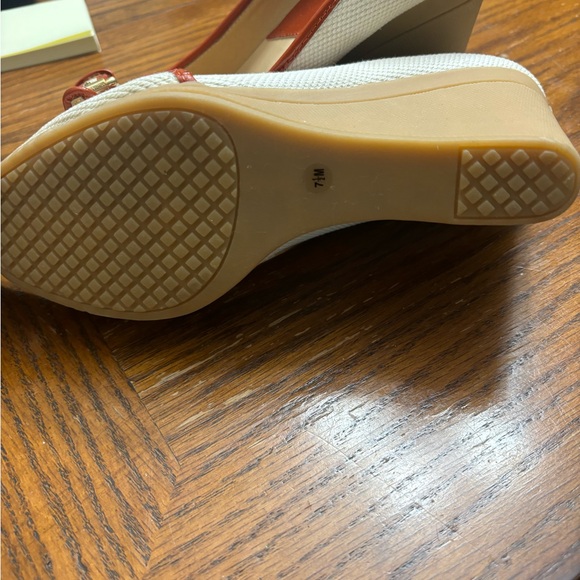 Michael Kors peep toe Wedges - Picture 3 of 3